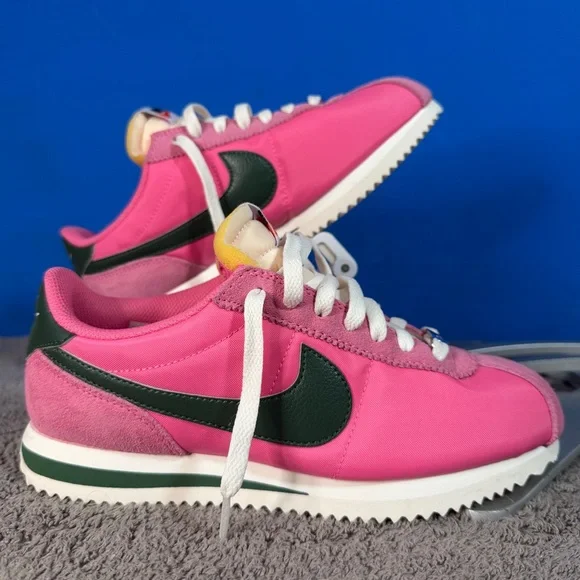 Nike Cortez w
Pinksicle fir
Brand new - Picture 2 of 8